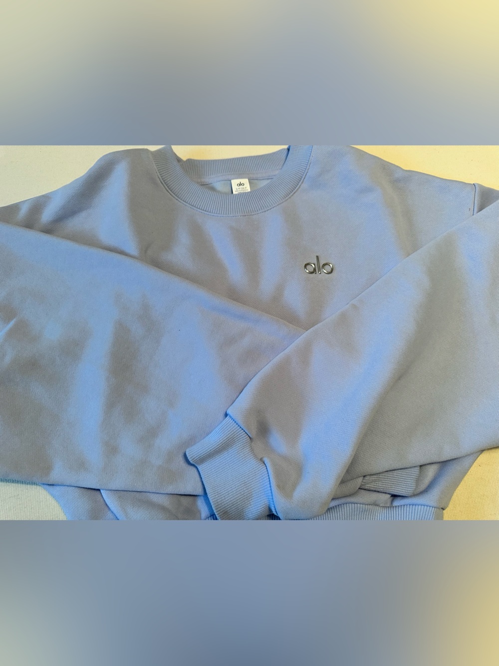 Alo Cropped Accolade Sweatshirt